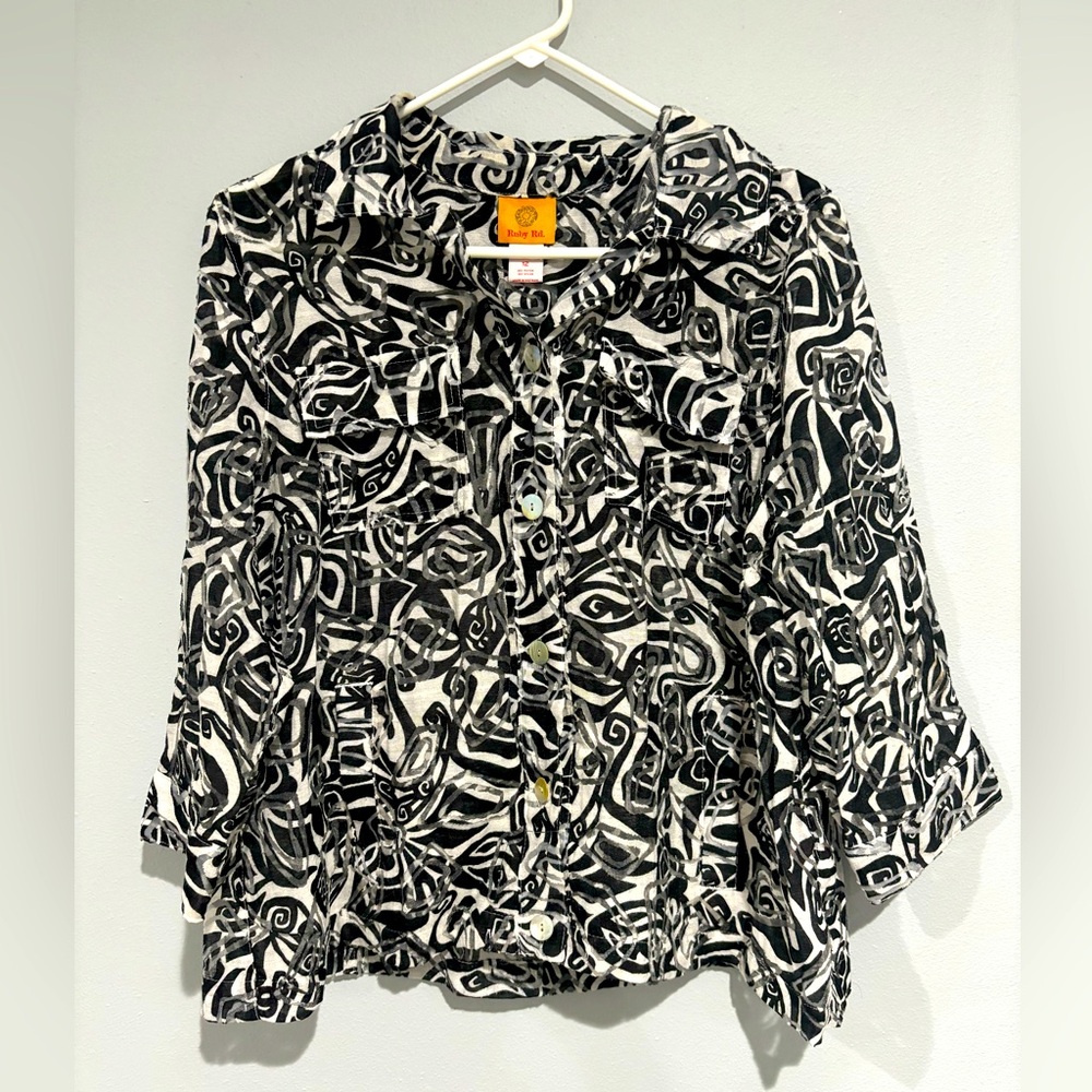 Women button‎ down top
